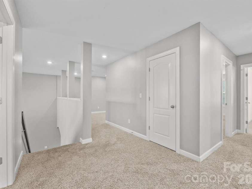 213 Candella Drive, Matthews, NC 28104.  MLS# CAR4365579, YatesRealty ID 21657. 
