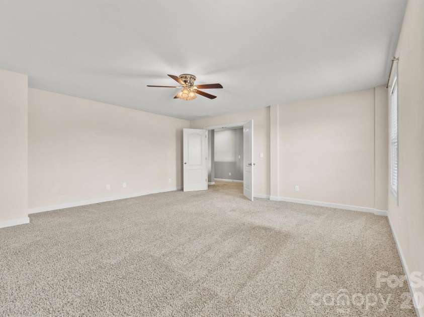 213 Candella Drive, Matthews, NC 28104.  MLS# CAR4365579, YatesRealty ID 21657. 