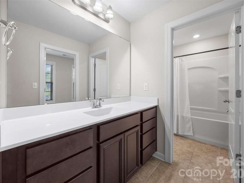 213 Candella Drive, Matthews, NC 28104.  MLS# CAR4365579, YatesRealty ID 21657. 