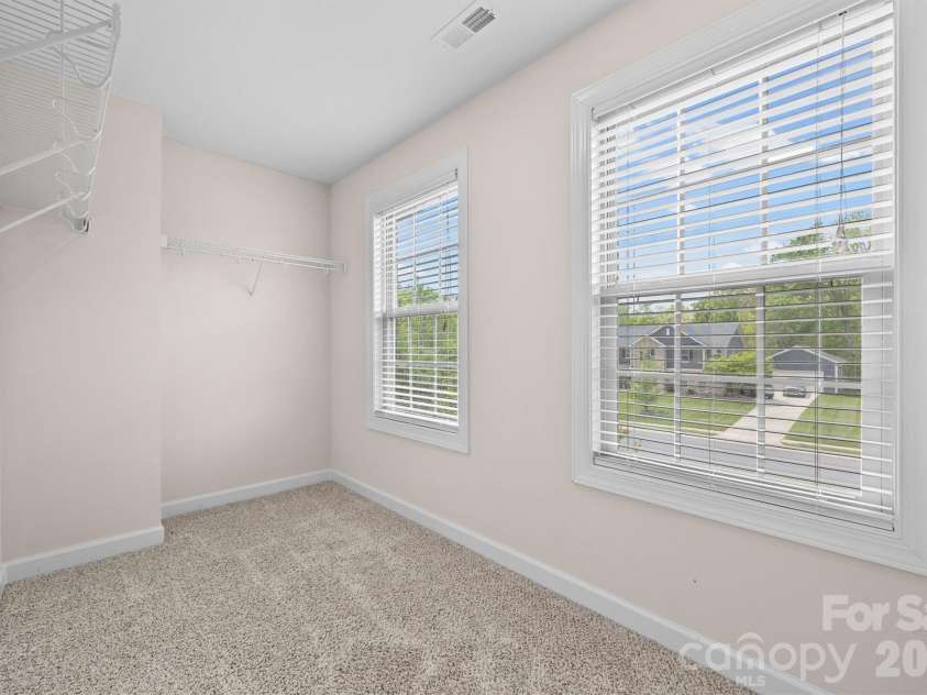 213 Candella Drive, Matthews, NC 28104.  MLS# CAR4365579, YatesRealty ID 21657. 