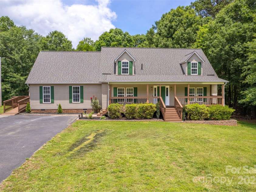 8632 Island Point Road, Sherrills Ford, NC 28673.  MLS# CAR4267323, YatesRealty ID 21657. 