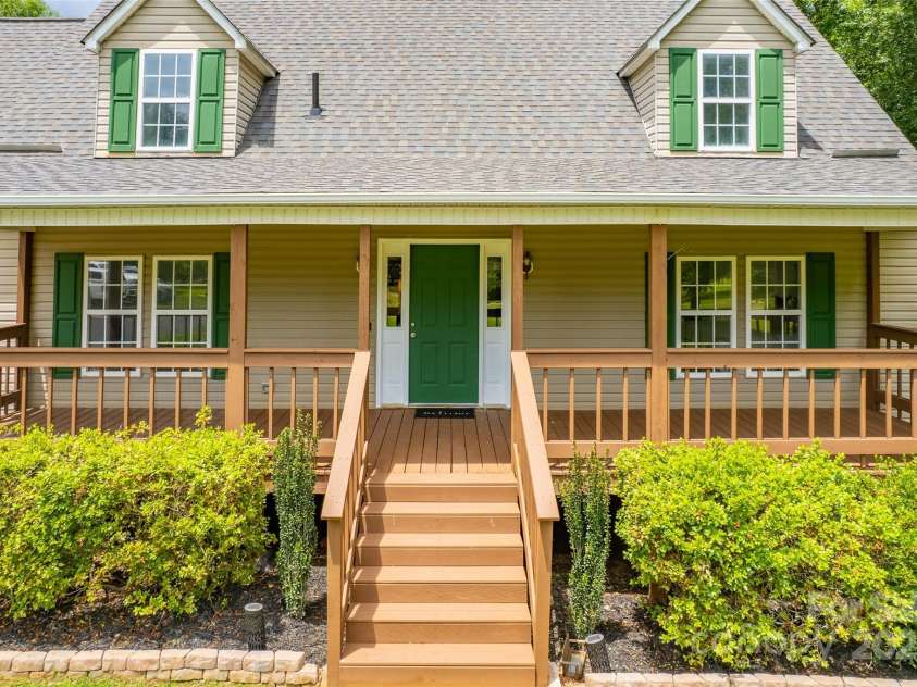 8632 Island Point Road, Sherrills Ford, NC 28673.  MLS# CAR4267323, YatesRealty ID 21657. 