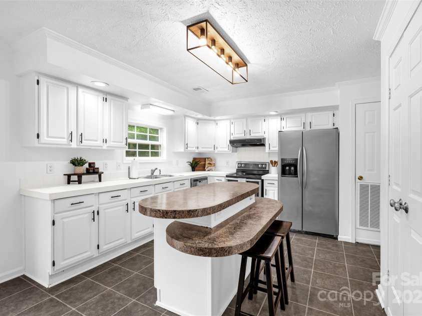 8632 Island Point Road, Sherrills Ford, NC 28673.  MLS# CAR4267323, YatesRealty ID 21657. 