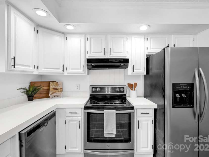 8632 Island Point Road, Sherrills Ford, NC 28673.  MLS# CAR4267323, YatesRealty ID 21657. 