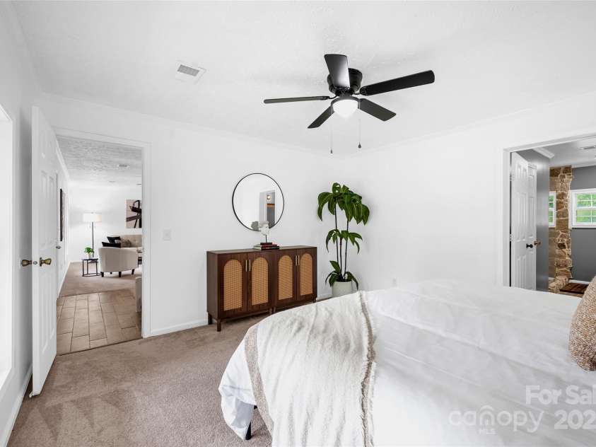 8632 Island Point Road, Sherrills Ford, NC 28673.  MLS# CAR4267323, YatesRealty ID 21657. 