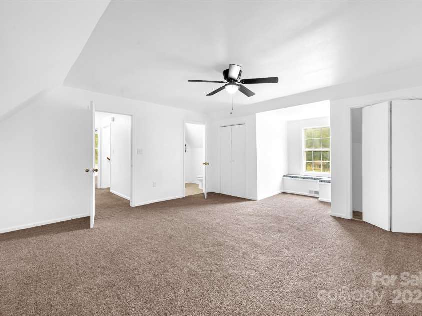 8632 Island Point Road, Sherrills Ford, NC 28673.  MLS# CAR4267323, YatesRealty ID 21657. 