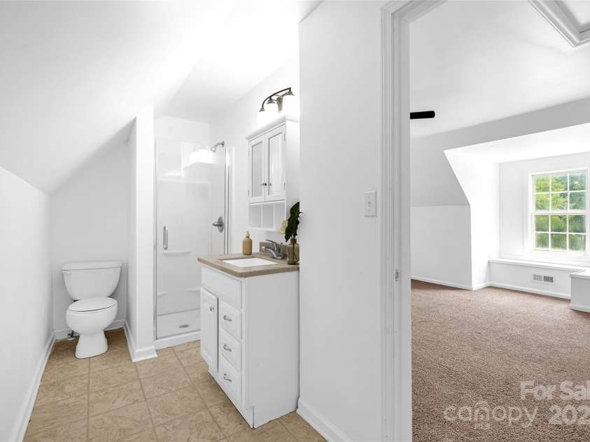 8632 Island Point Road, Sherrills Ford, NC 28673.  MLS# CAR4267323, YatesRealty ID 21657. 