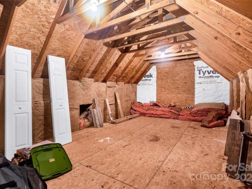 8632 Island Point Road, Sherrills Ford, NC 28673.  MLS# CAR4267323, YatesRealty ID 21657. 