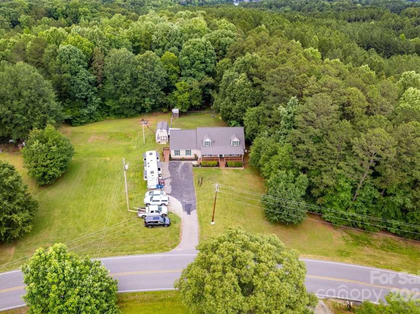 8632 Island Point Road, Sherrills Ford, NC 28673.  MLS# CAR4267323, YatesRealty ID 21657. 