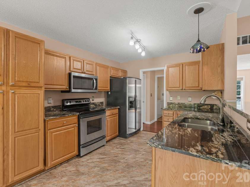 446 Planters Creek Road, Fletcher, NC 28732.  MLS# CAR4376782, YatesRealty ID 21658. 