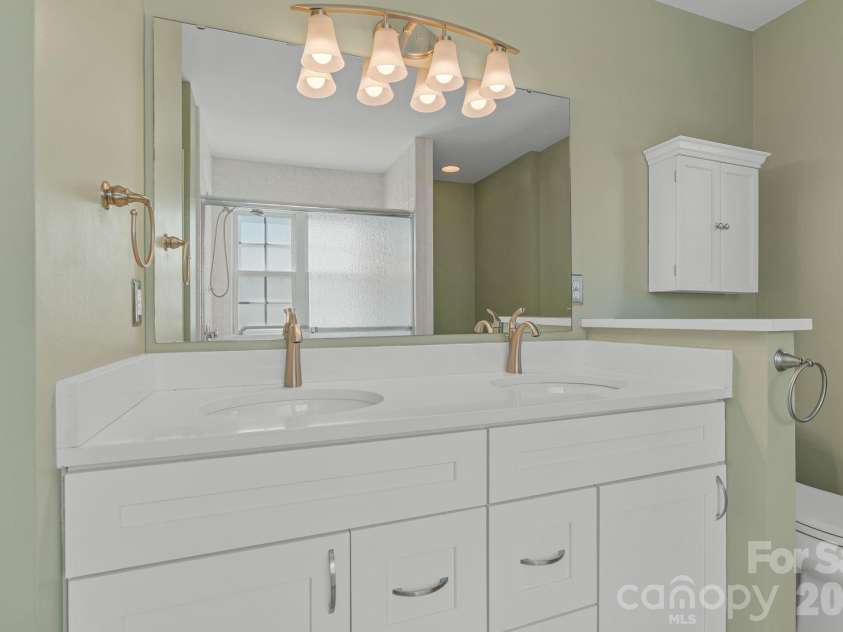 446 Planters Creek Road, Fletcher, NC 28732.  MLS# CAR4376782, YatesRealty ID 21658. 