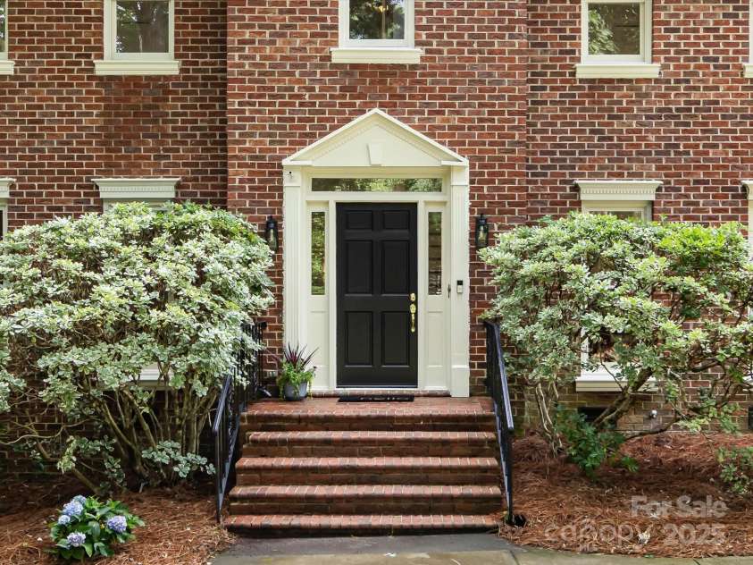 9415 Braemar Terrace, Charlotte, NC 28210.  MLS# CAR4271029, YatesRealty ID 21658. 