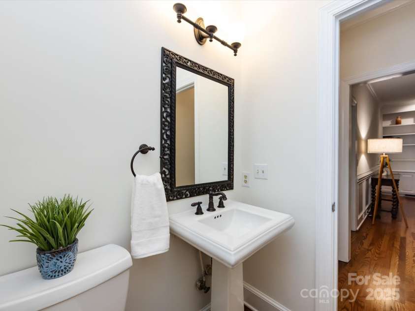 9415 Braemar Terrace, Charlotte, NC 28210.  MLS# CAR4271029, YatesRealty ID 21658. 