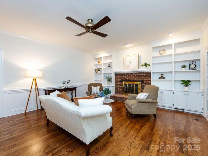 9415 Braemar Terrace, Charlotte, NC 28210.  MLS# CAR4271029, YatesRealty ID 21658. 