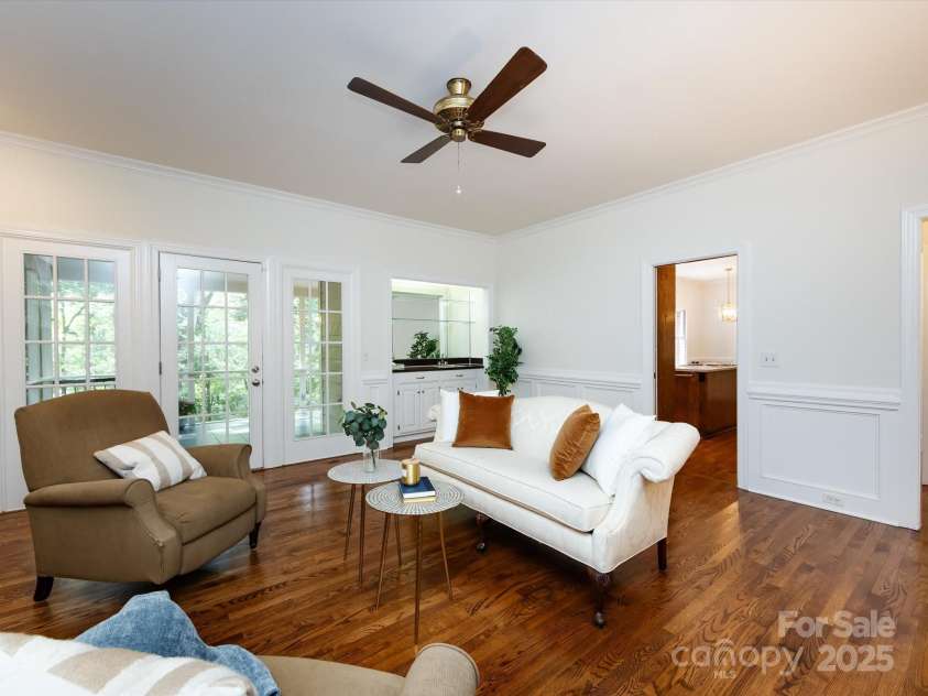 9415 Braemar Terrace, Charlotte, NC 28210.  MLS# CAR4271029, YatesRealty ID 21658. 