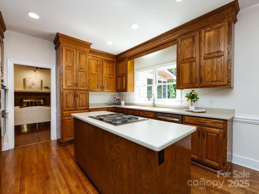 9415 Braemar Terrace, Charlotte, NC 28210.  MLS# CAR4271029, YatesRealty ID 21658. 