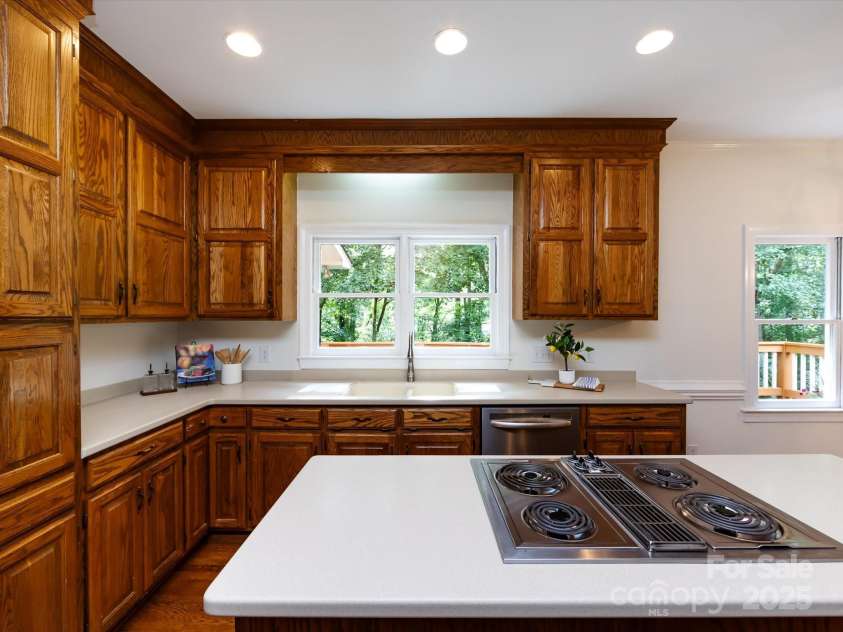 9415 Braemar Terrace, Charlotte, NC 28210.  MLS# CAR4271029, YatesRealty ID 21658. 