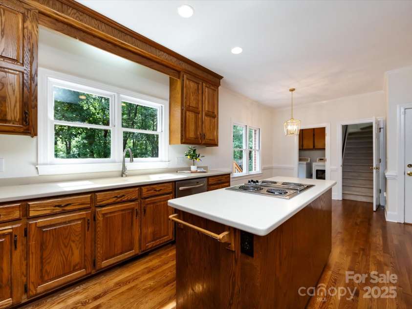 9415 Braemar Terrace, Charlotte, NC 28210.  MLS# CAR4271029, YatesRealty ID 21658. 