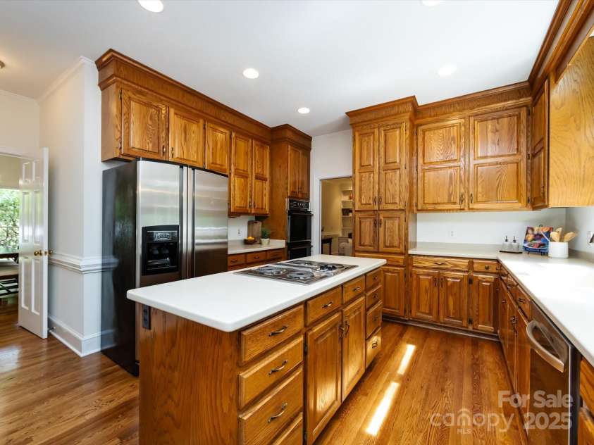 9415 Braemar Terrace, Charlotte, NC 28210.  MLS# CAR4271029, YatesRealty ID 21658. 