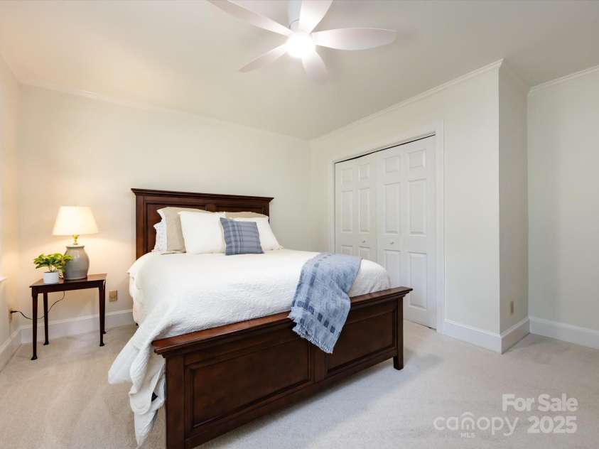 9415 Braemar Terrace, Charlotte, NC 28210.  MLS# CAR4271029, YatesRealty ID 21658. 