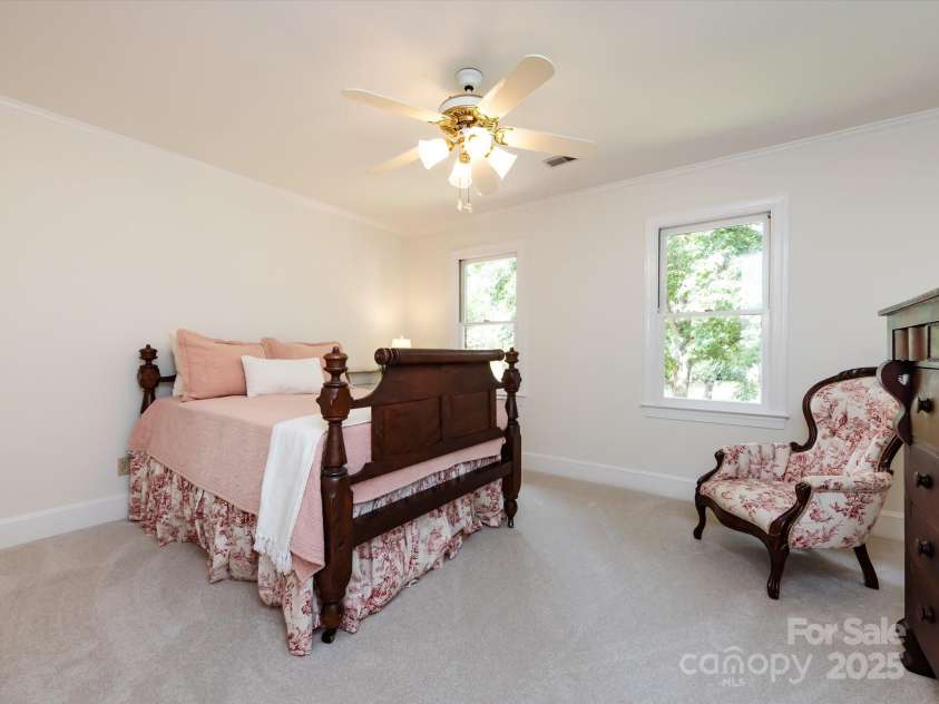 9415 Braemar Terrace, Charlotte, NC 28210.  MLS# CAR4271029, YatesRealty ID 21658. 