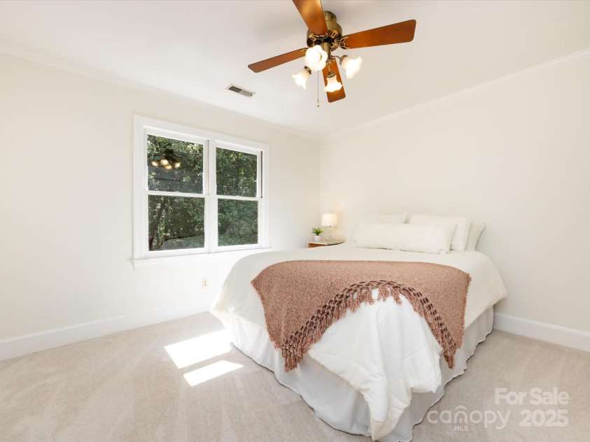 9415 Braemar Terrace, Charlotte, NC 28210.  MLS# CAR4271029, YatesRealty ID 21658. 