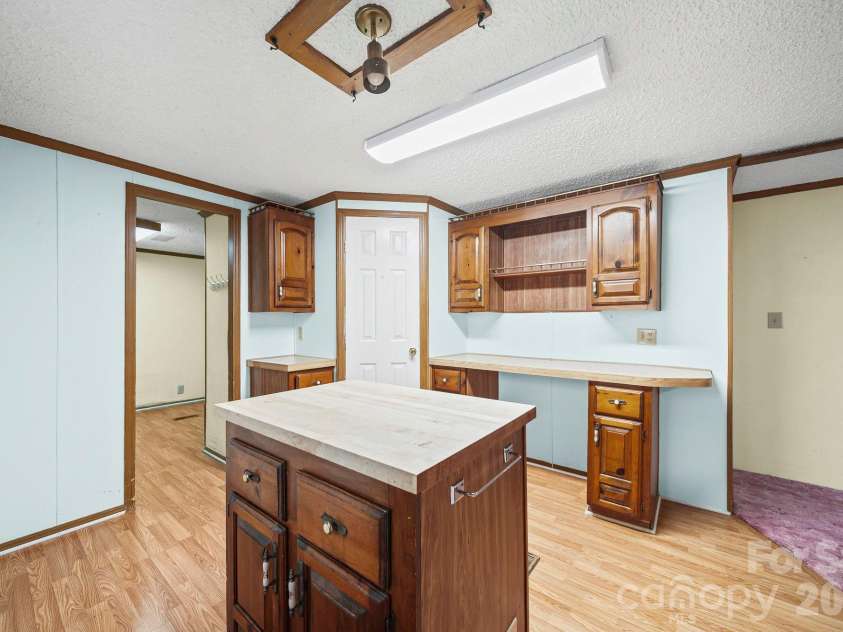 1015 Southwood Drive, Clover, SC 29710.  MLS# CAR4354202, YatesRealty ID 21659. 