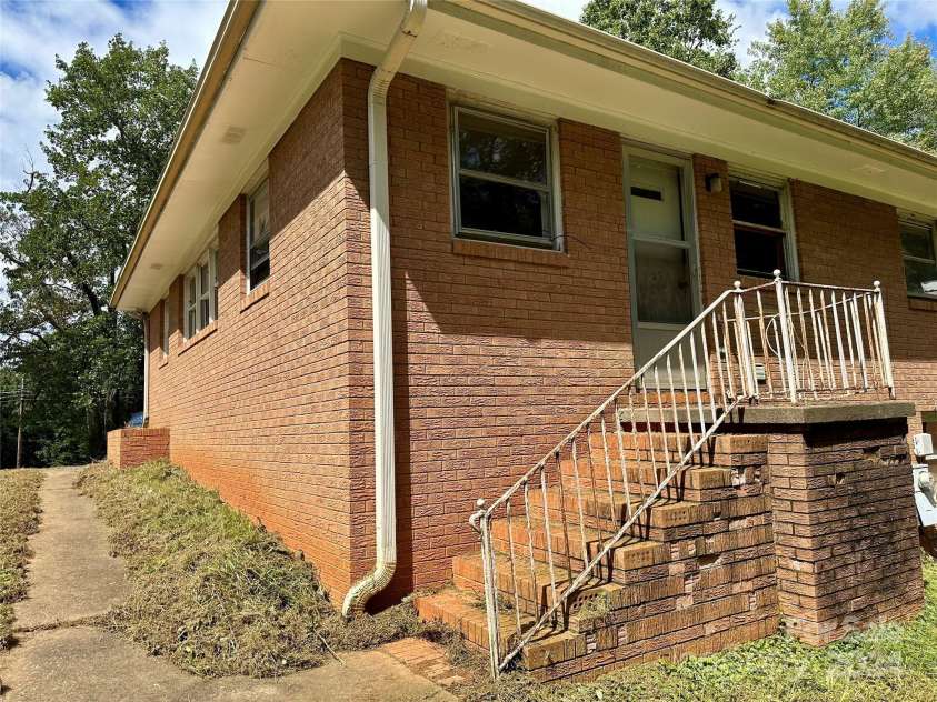 274 Ledbetter Road, Spindale, NC 28160.  MLS# CAR4185539, YatesRealty ID 2166. 