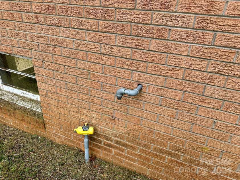 274 Ledbetter Road, Spindale, NC 28160.  MLS# CAR4185539, YatesRealty ID 2166. 