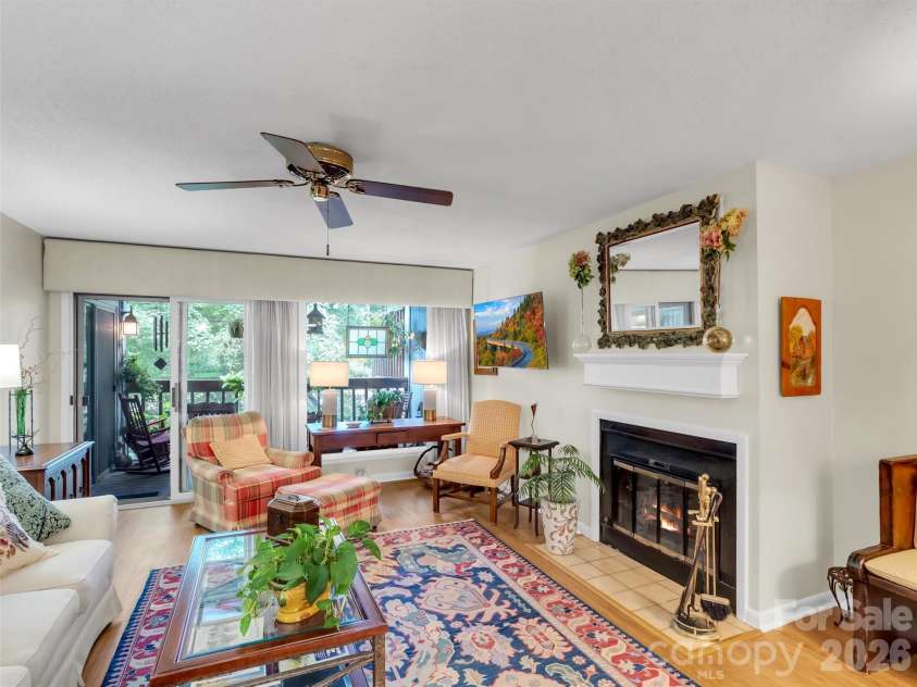 87 Willow Road, Waynesville, NC 28786.  MLS# CAR4297999, YatesRealty ID 2166. Great Room with Porch Access