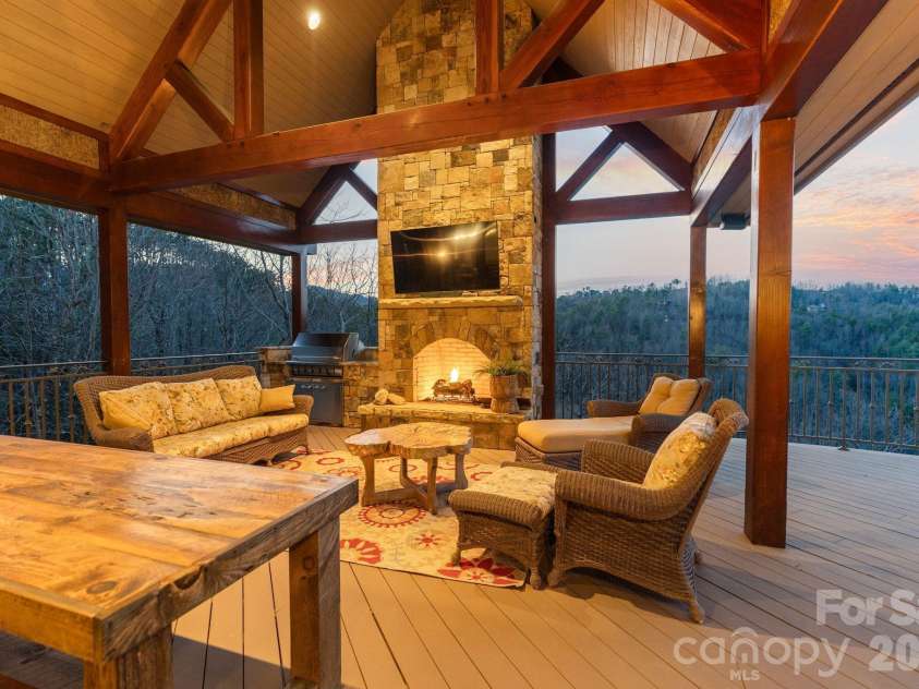 2054 Reynolds Parkway, Boone, NC 28607.  MLS# CAR4365818, YatesRealty ID 21660. 