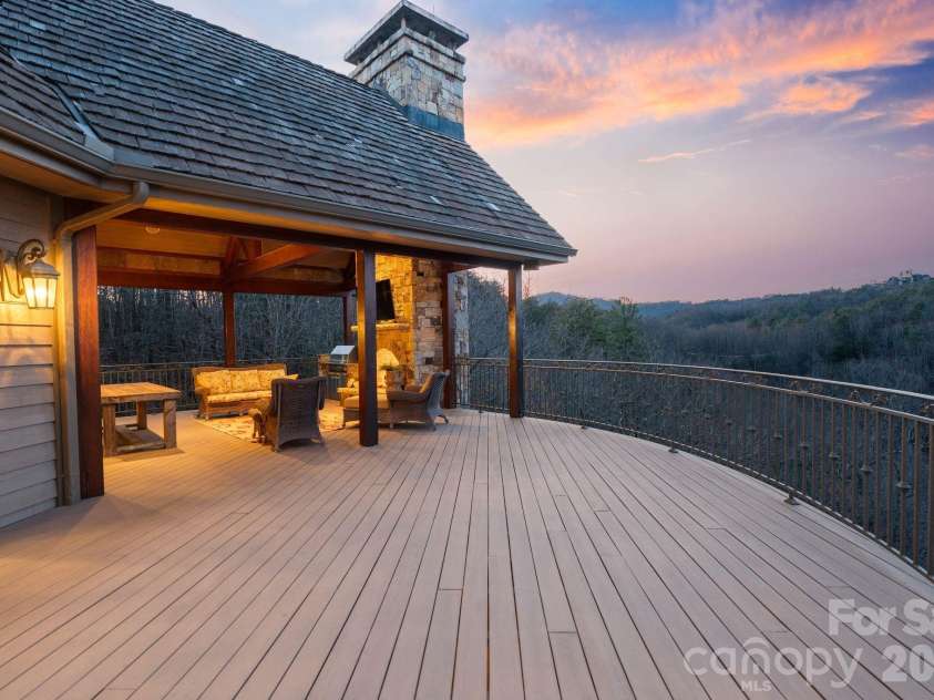 2054 Reynolds Parkway, Boone, NC 28607.  MLS# CAR4365818, YatesRealty ID 21660. 