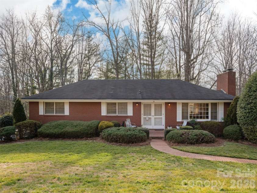 28 Westridge Drive, Asheville, NC 28803.  MLS# CAR4346023, YatesRealty ID 21661. 