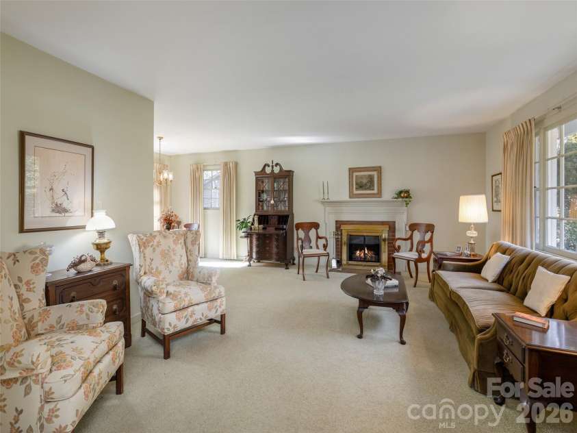 28 Westridge Drive, Asheville, NC 28803.  MLS# CAR4346023, YatesRealty ID 21661. 