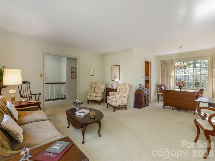 28 Westridge Drive, Asheville, NC 28803.  MLS# CAR4346023, YatesRealty ID 21661. 