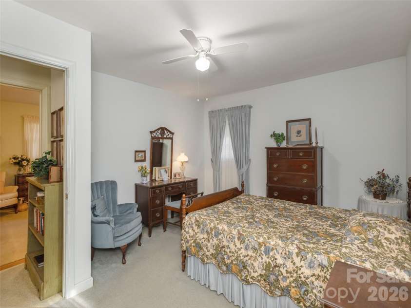 28 Westridge Drive, Asheville, NC 28803.  MLS# CAR4346023, YatesRealty ID 21661. 