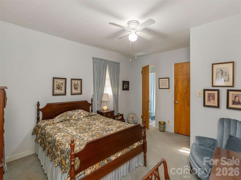 28 Westridge Drive, Asheville, NC 28803.  MLS# CAR4346023, YatesRealty ID 21661. 