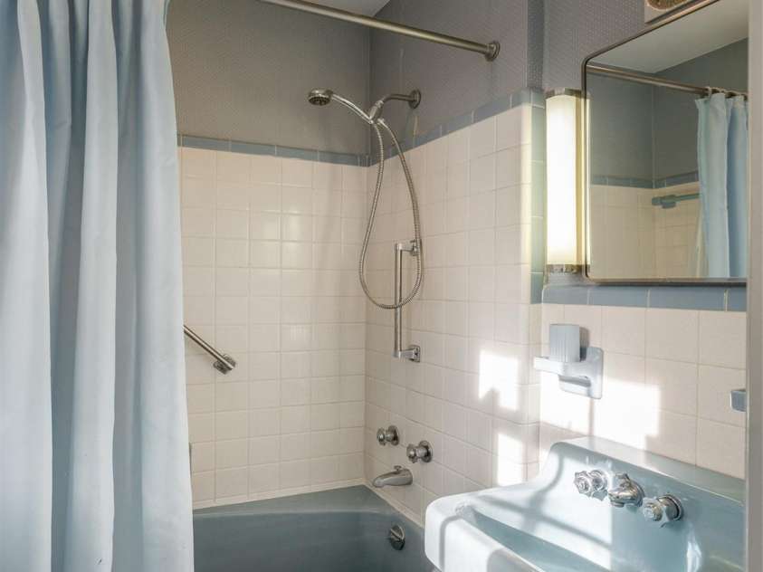 28 Westridge Drive, Asheville, NC 28803.  MLS# CAR4346023, YatesRealty ID 21661. 