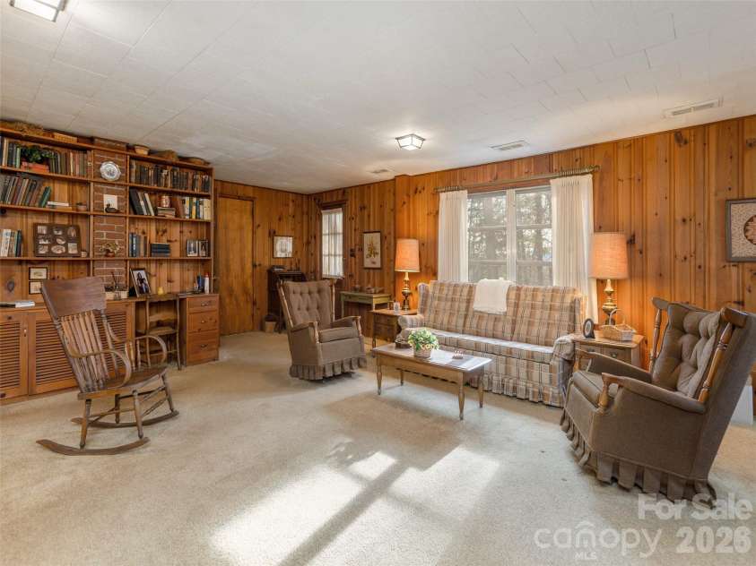28 Westridge Drive, Asheville, NC 28803.  MLS# CAR4346023, YatesRealty ID 21661. 