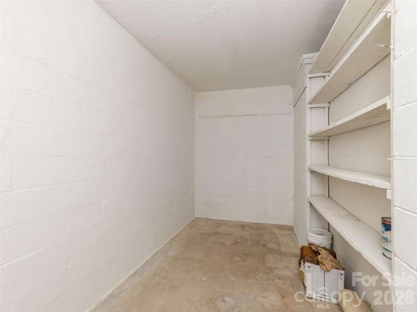 28 Westridge Drive, Asheville, NC 28803.  MLS# CAR4346023, YatesRealty ID 21661. 