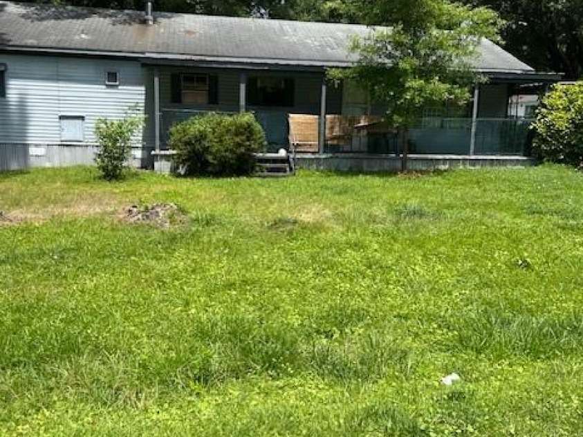 4914 Friendship Drive, Matthews, NC 28105.  MLS# CAR4270502, YatesRealty ID 21661. 