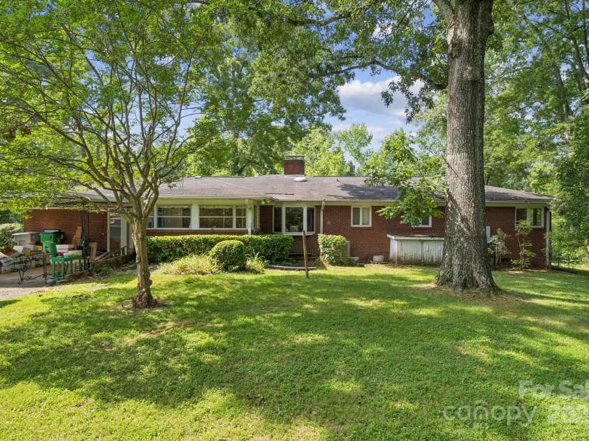 2500 Kendrick Drive, Charlotte, NC 28214.  MLS# CAR4269762, YatesRealty ID 21662. Back of the home.