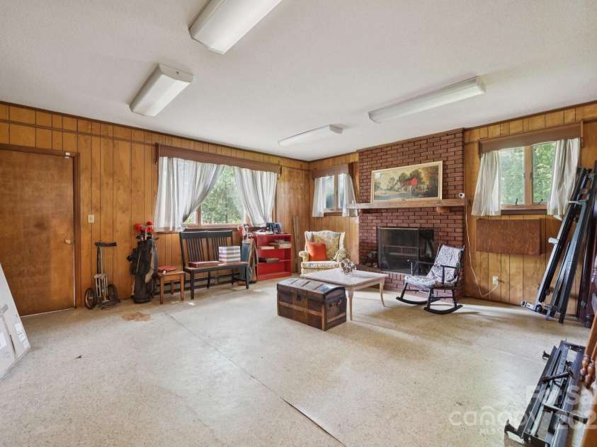 2500 Kendrick Drive, Charlotte, NC 28214.  MLS# CAR4269762, YatesRealty ID 21662. Family room/Bedroom