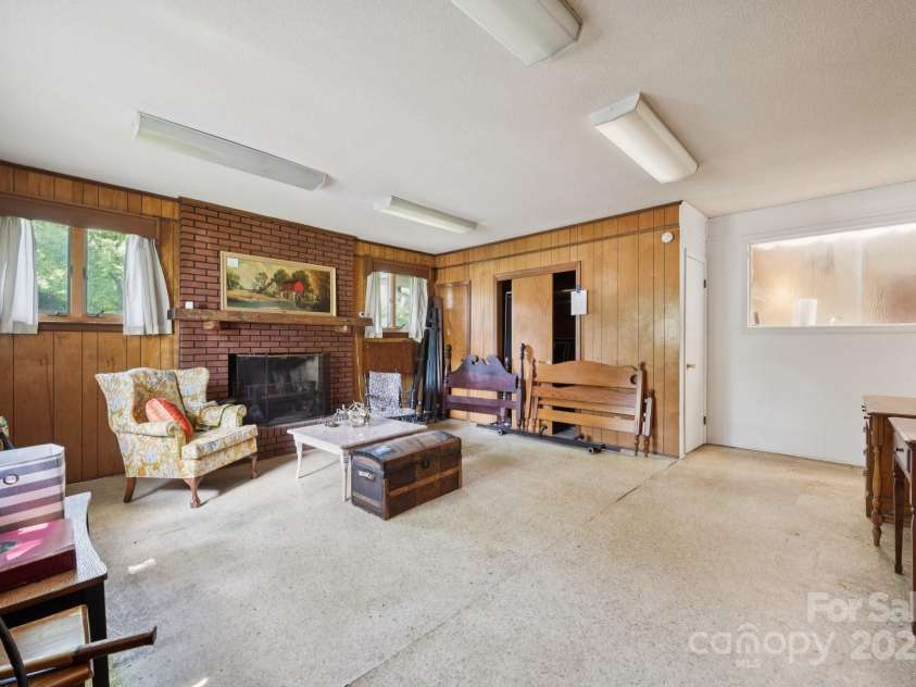 2500 Kendrick Drive, Charlotte, NC 28214.  MLS# CAR4269762, YatesRealty ID 21662. Family room/Bedroom