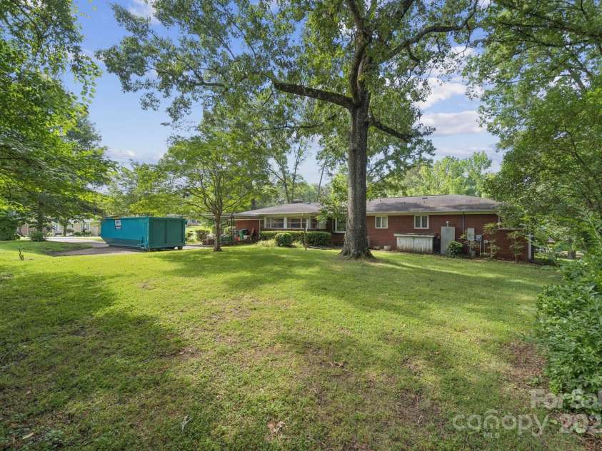 2500 Kendrick Drive, Charlotte, NC 28214.  MLS# CAR4269762, YatesRealty ID 21662. Large flat lot, back of home near the workshop.