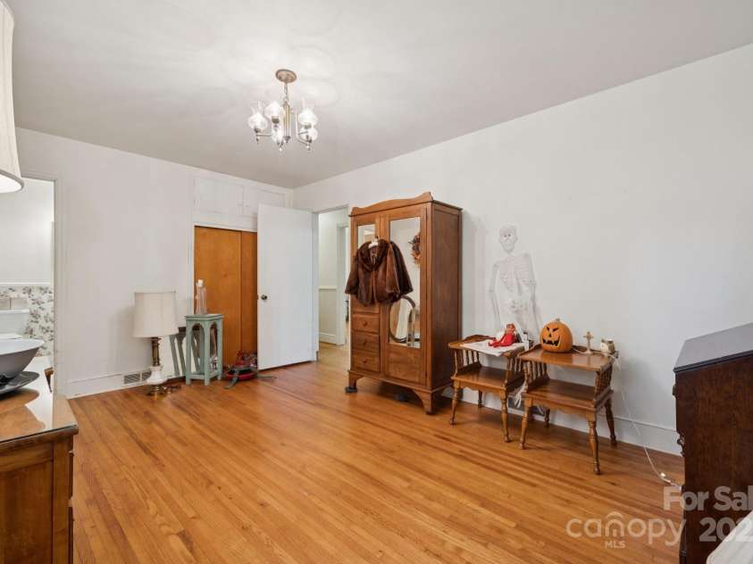 2500 Kendrick Drive, Charlotte, NC 28214.  MLS# CAR4269762, YatesRealty ID 21662. Primary bedroom