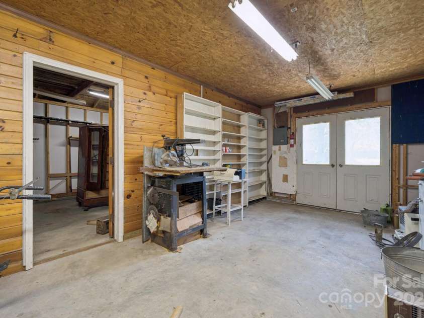 2500 Kendrick Drive, Charlotte, NC 28214.  MLS# CAR4269762, YatesRealty ID 21662. Workshop with electricity.