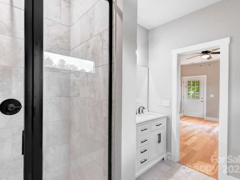 127 Northbend Drive, Asheville, NC 28804.  MLS# CAR4274343, YatesRealty ID 21663. 