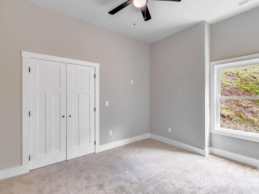 127 Northbend Drive, Asheville, NC 28804.  MLS# CAR4274343, YatesRealty ID 21663. 