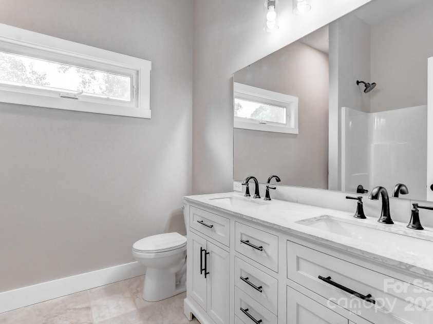 127 Northbend Drive, Asheville, NC 28804.  MLS# CAR4274343, YatesRealty ID 21663. 